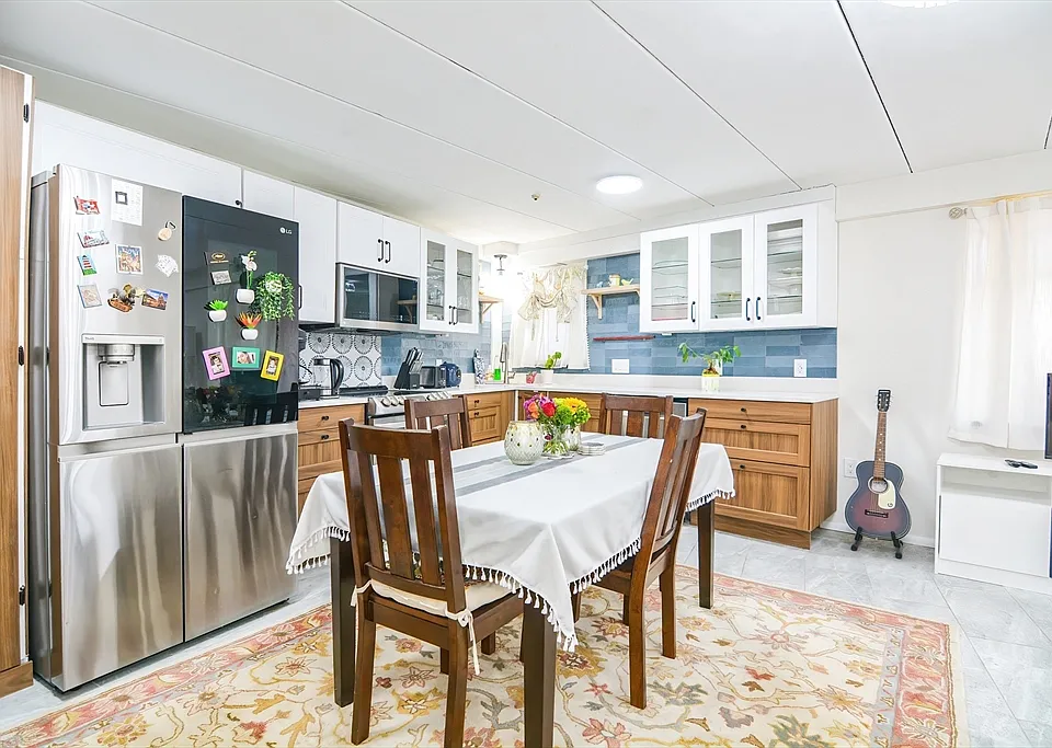 54 Concord Ave #102