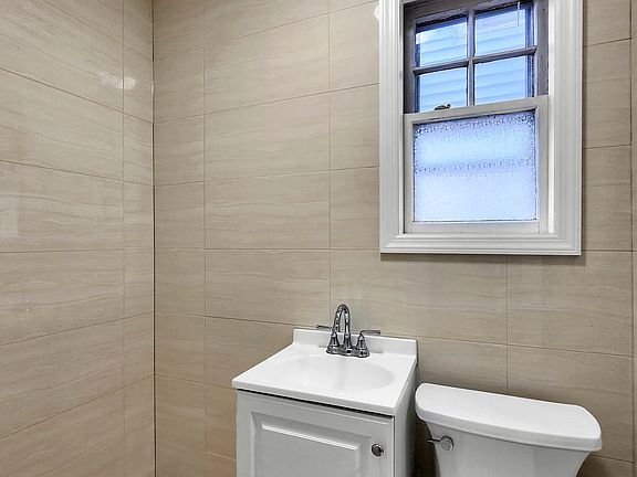 5th image of 8837 240th St