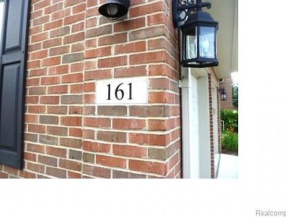 5th image of 161 Charleston Dr #1