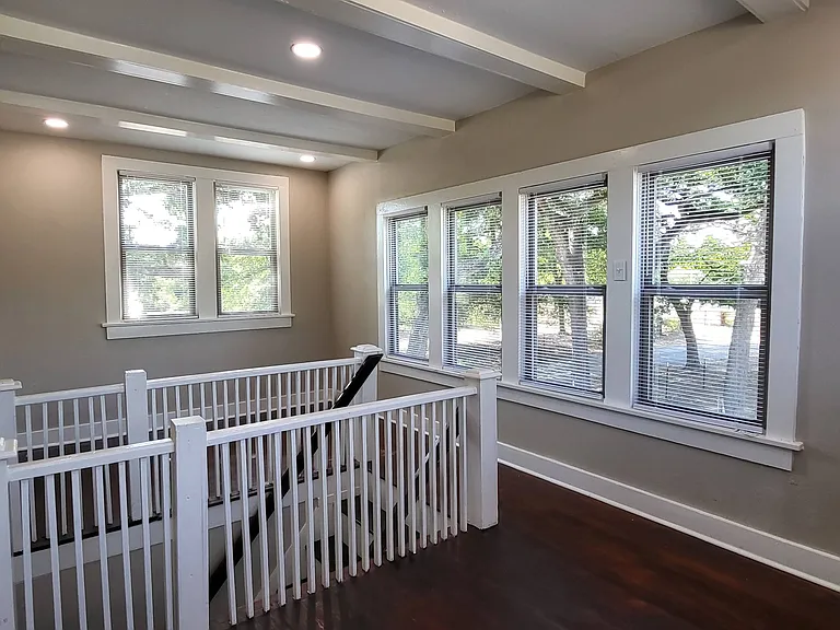 1604 W Royall Blvd — Photo 13