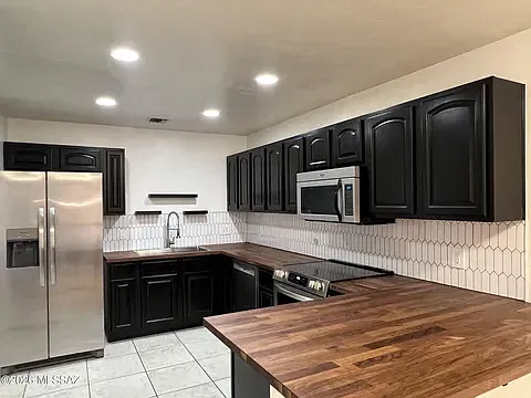 2 bed, 969 sqft, $2,100 — Photo 3
