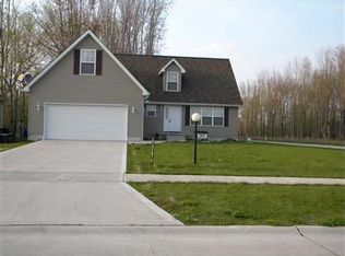 2042 Stonepath St, Lorain, OH 44052