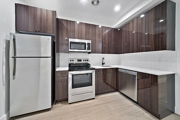 Rented by Compass | media 22