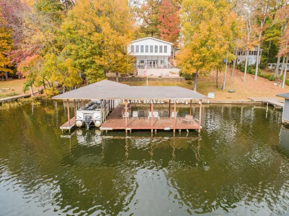 64 Fish Trl, Bracey, VA 23919