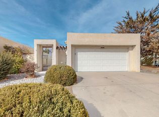 10513 Camino Del Oso NE, Albuquerque, NM 87111