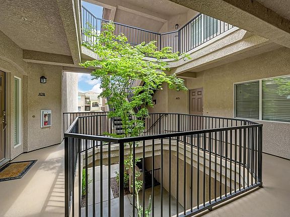2nd image of 400 Moon Cir Unit 427