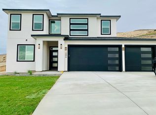 1086 Chinook Dr, Richland, WA 99352