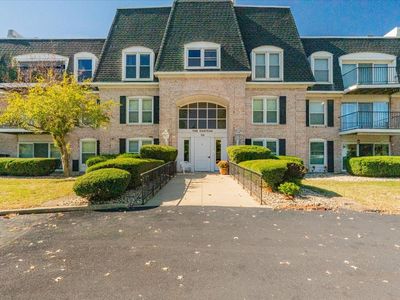 111 Rust Rd APT 211, Bloomington, IL, 61701