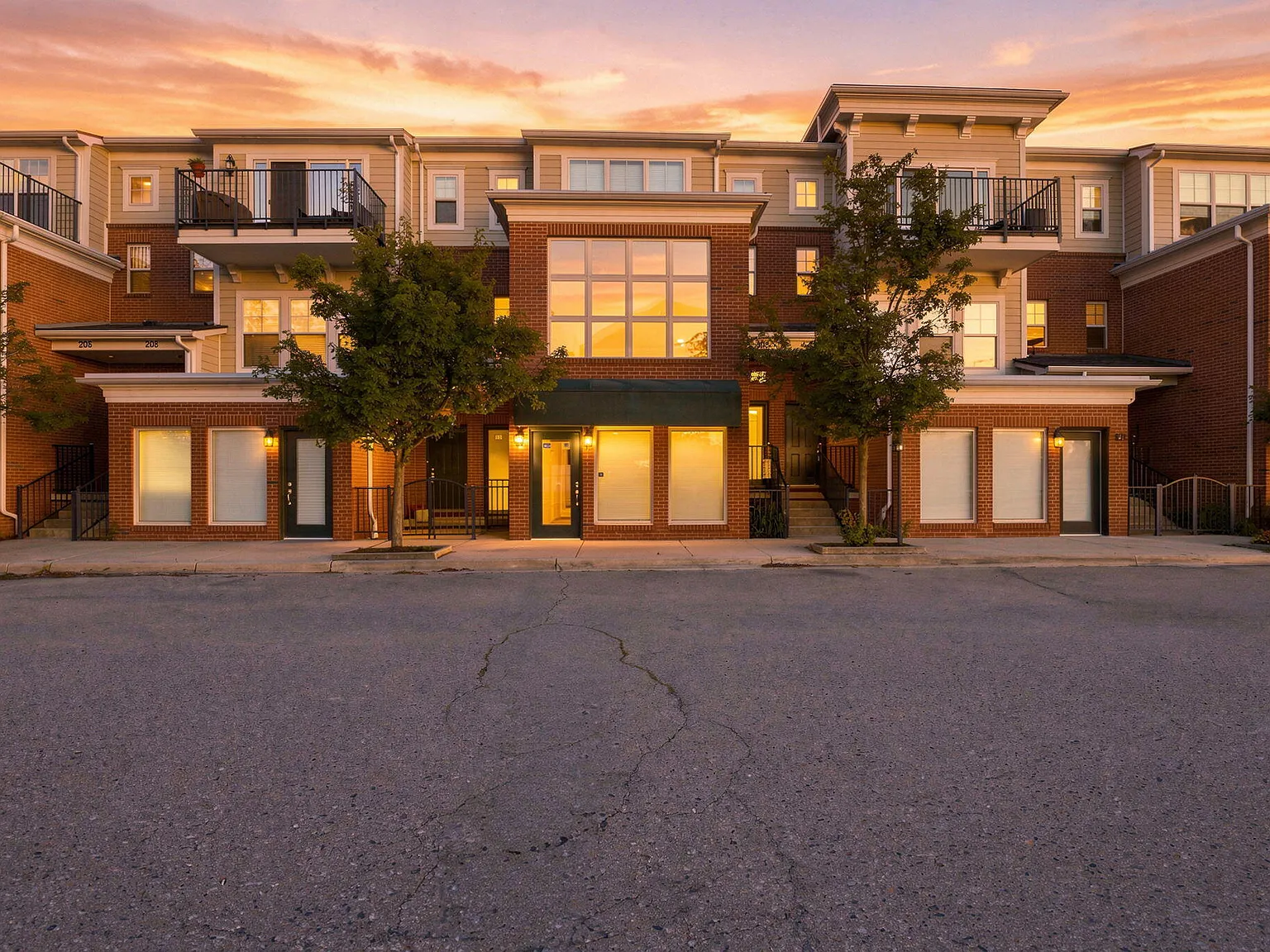 2 bed, 2.0 bath, 1568 sqft, $1,750 — Photo 1