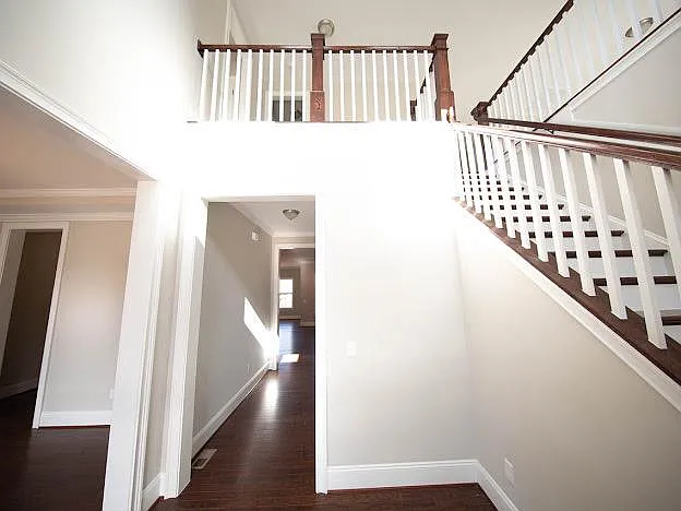 1013 Merrifield Dr — Photo 3