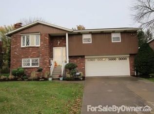 110 Derwood Dr, New Cumberland, WV 26047