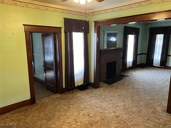 3rd image of 633 Parrish St