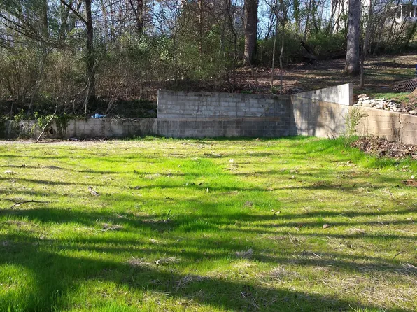 417 Sewanee St, Harriman, TN 37748