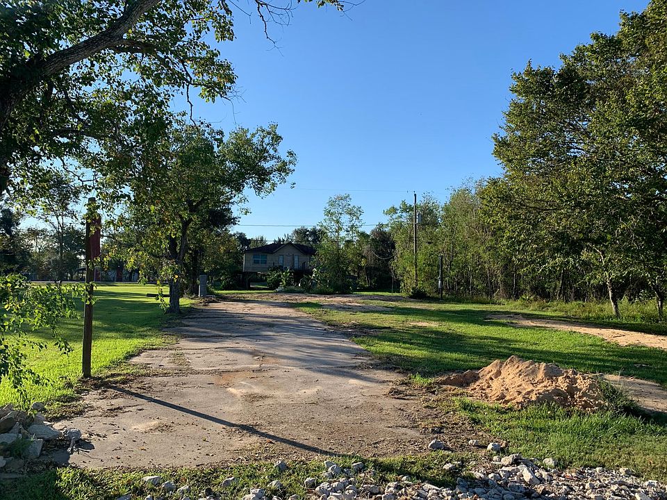 1st image of 107 N Circle Dr #1