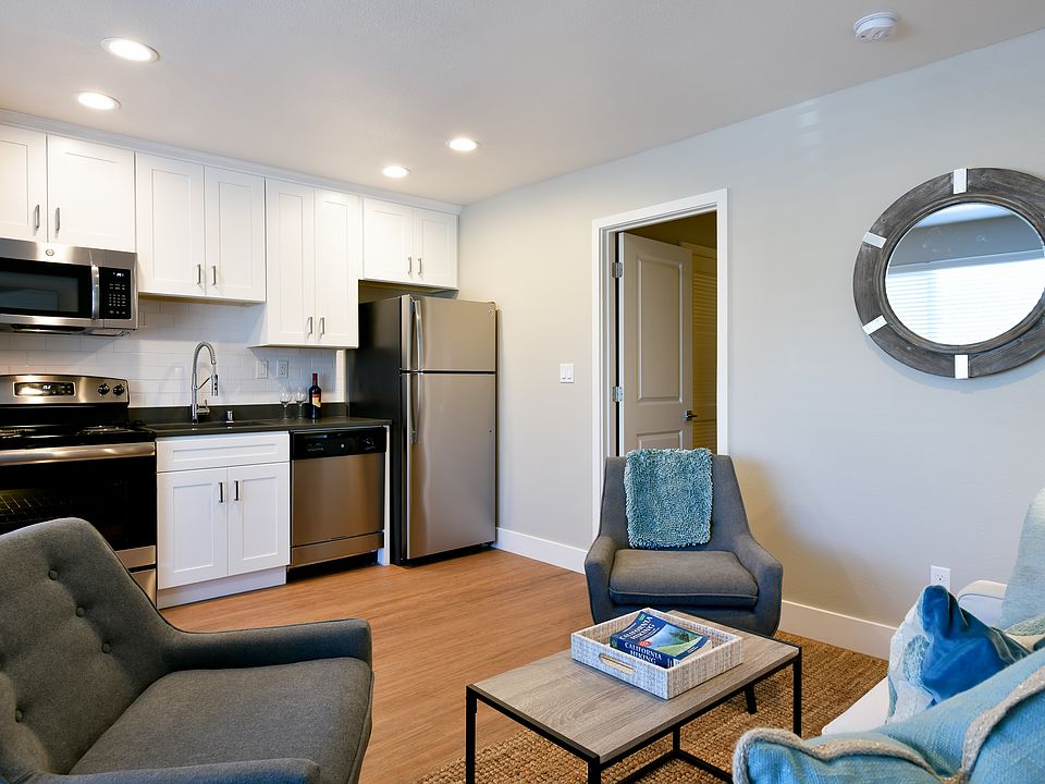 1BR, 1BA - 480 SQ FT