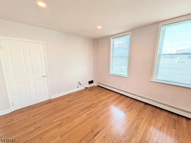 239 Union Blvd — Photo 12