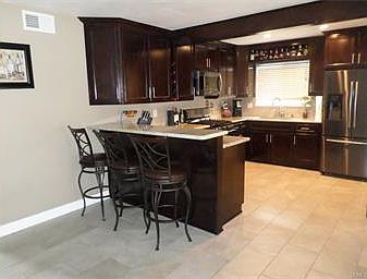 5th image of 11736 Clearglen Ave