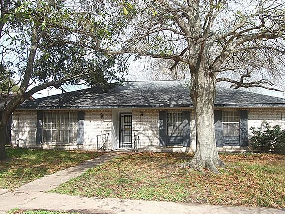 2nd image of 8022 Hazen St