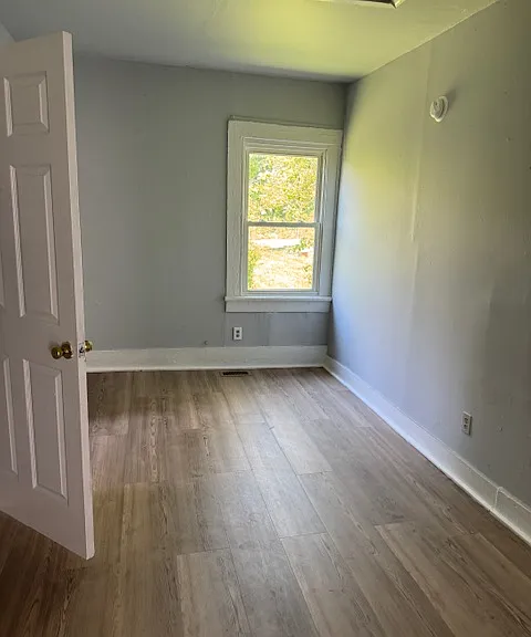 205 McIvor St — Photo 11