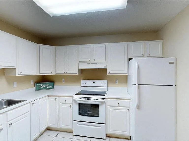 Sierra Vista Apartments — Photo 45
