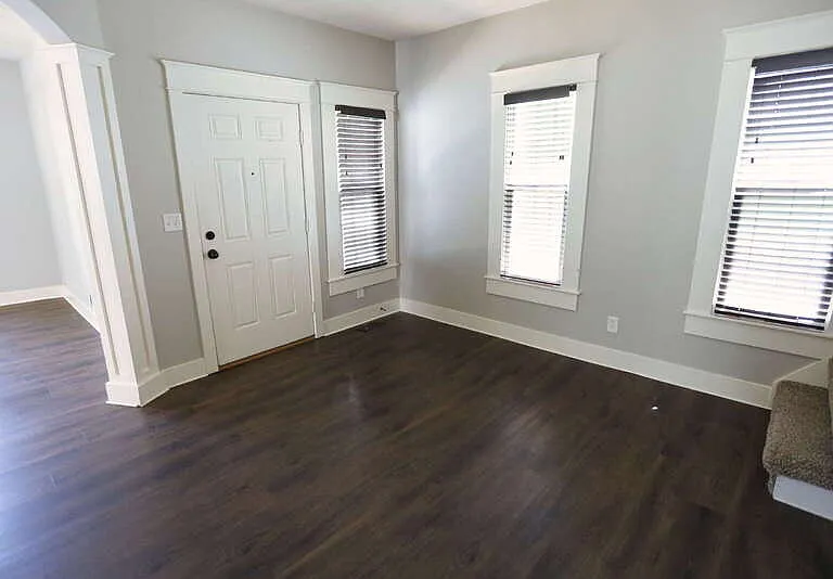 129 Diamond Ave SE — Photo 4