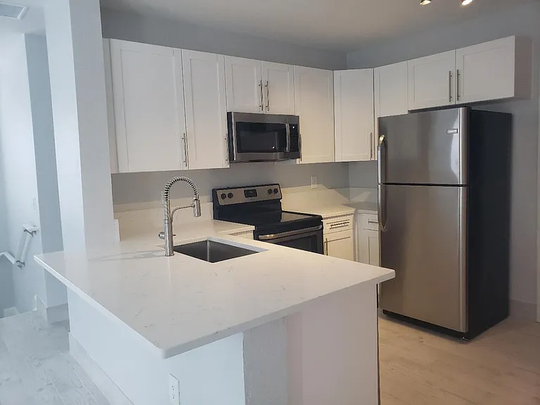 1005 Belmont Pl #1005 — Photo 3