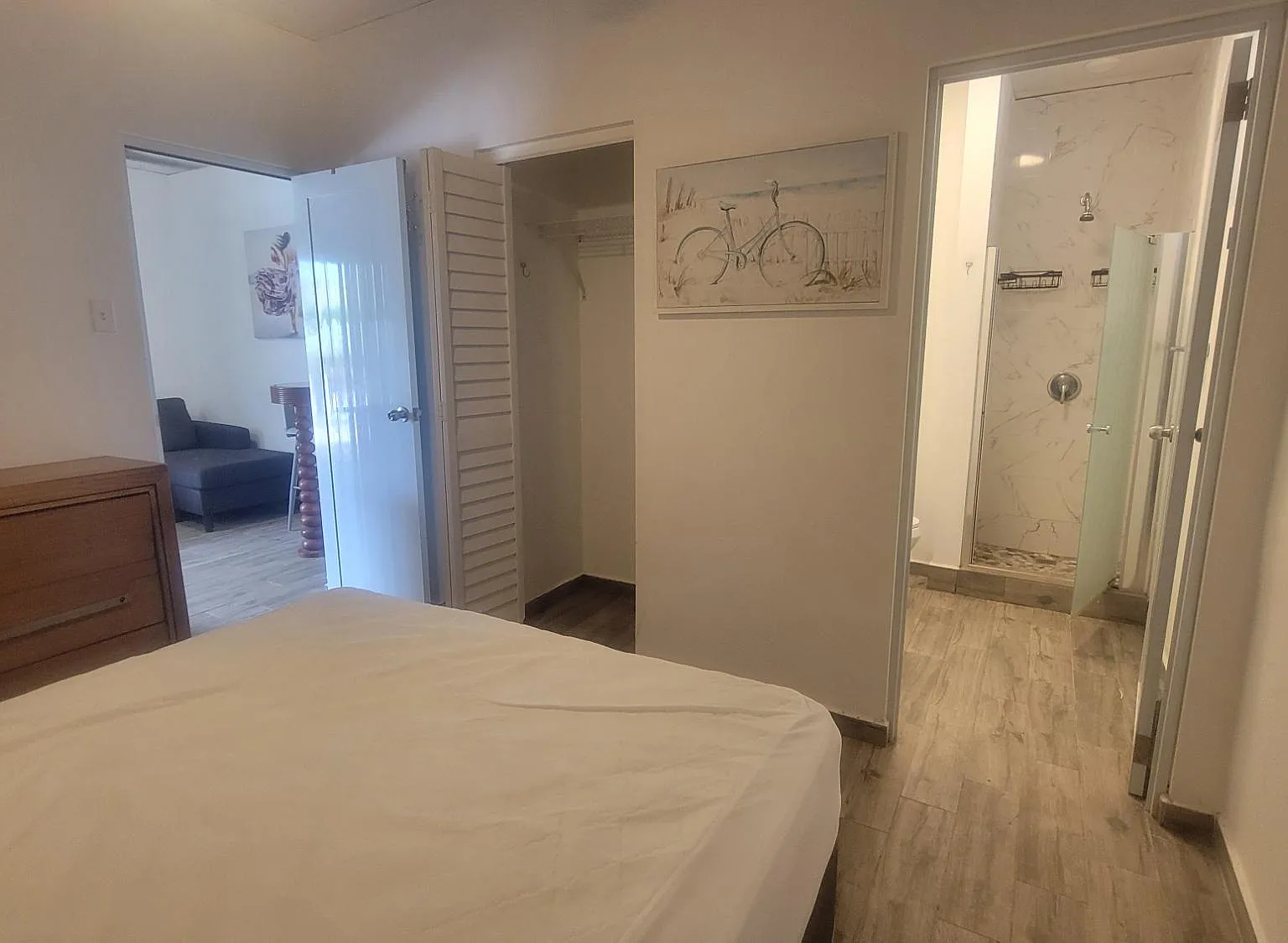 1 bed, 1.0 bath, 450 sqft, $890 — Photo 4