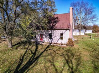 9282 E Hemstock Rd, Rochelle, IL 61068