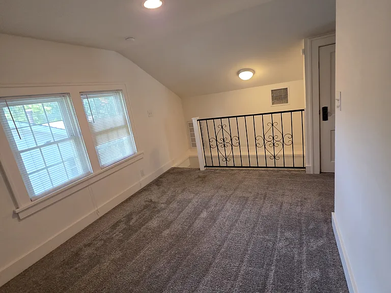 1432 S Gary Ave — Photo 25