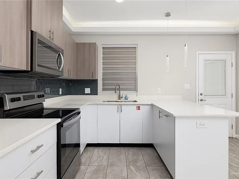 3802 N Robin Ave #3 — Photo 6