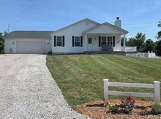 6403 Old Orchard Ln, Waterloo, IL 62298