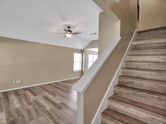 4th image of 8719 Creek Willow Dr