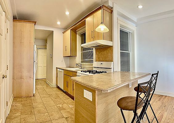 3rd image of 9012 5th Ave #1