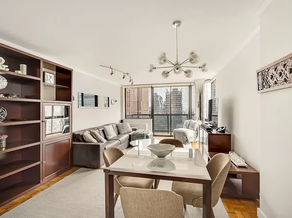 255 East 49th Street image 1 of 16