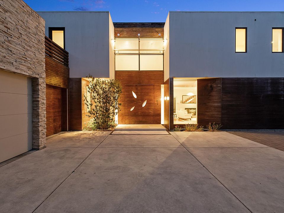 1st image of 5 Kingswood Cir