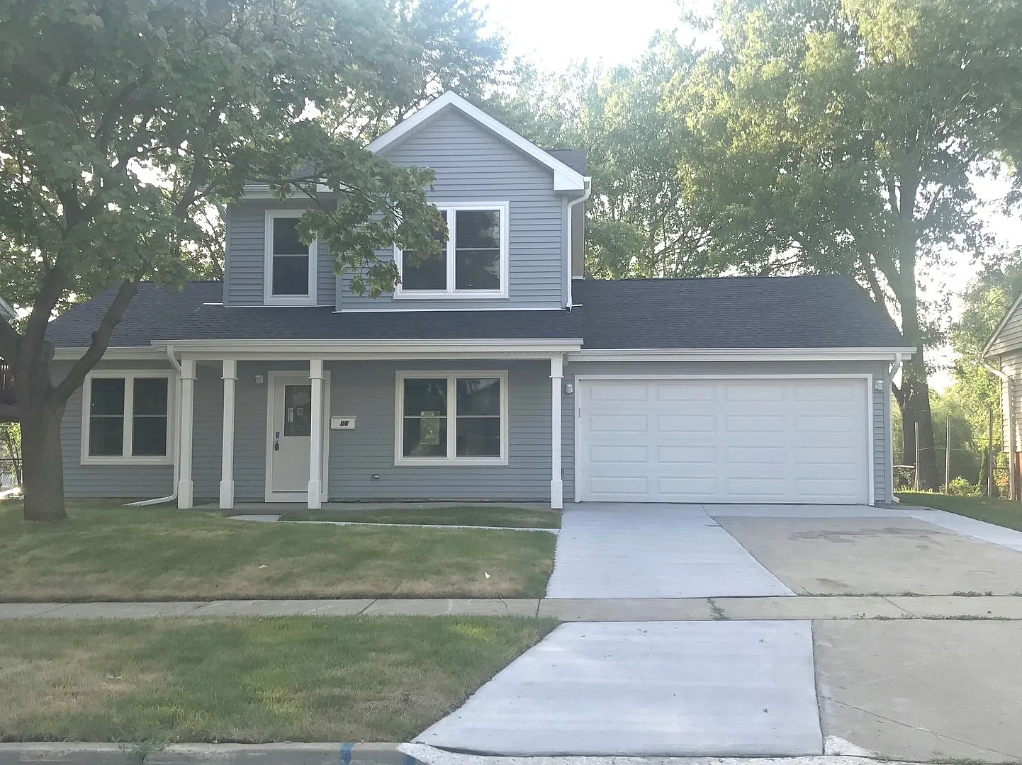 306 Hillside Dr photo 1