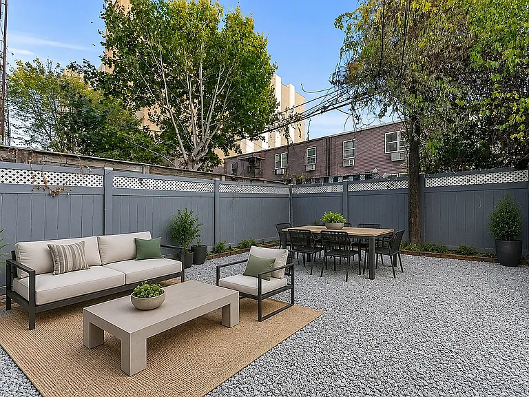 1116 Gates Ave #GARDEN — Photo 2