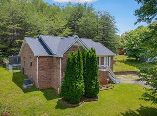 2636 Pine Valley Rd, Cookeville, TN 38506