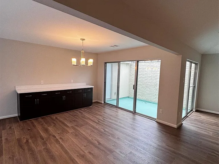 8807 Belle Glen Dr — Photo 7