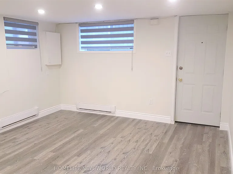 158 Coxwell Ave #BASEMENT — Photo 4