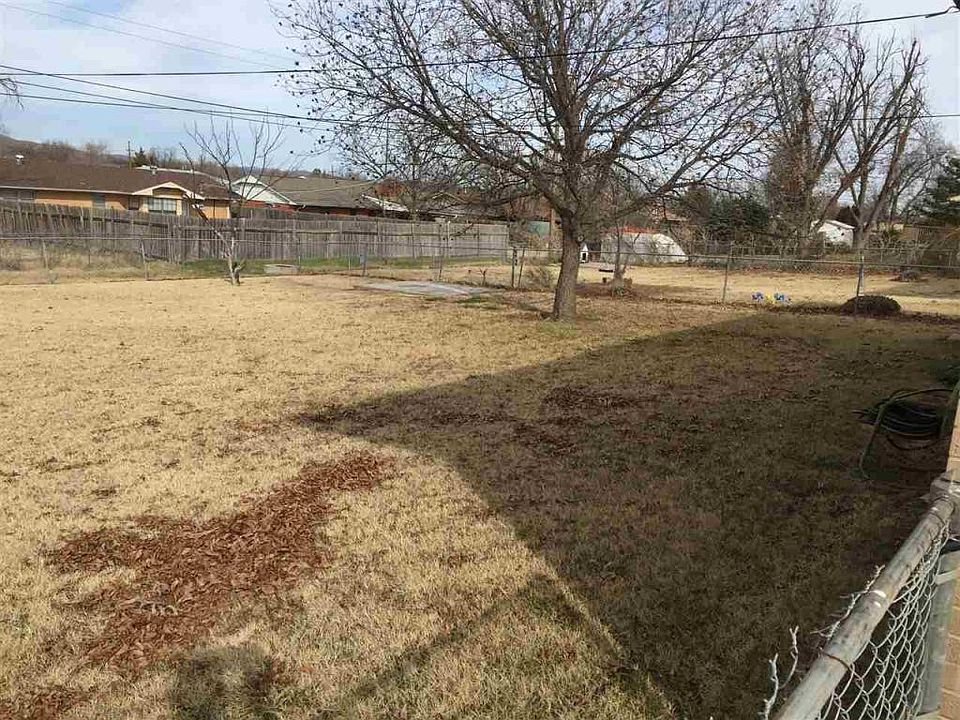 2nd image of 4511 SW 45th Pl