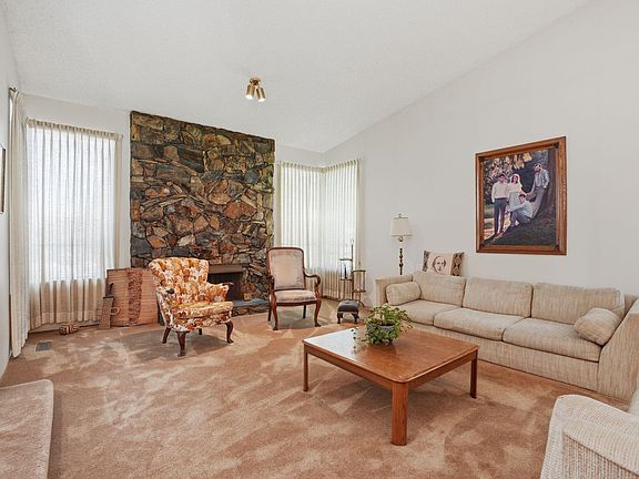 5th image of 20660 46a Ave