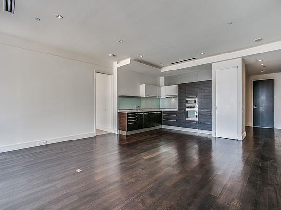 5th image of 2408 Victory Park Ln APT 840