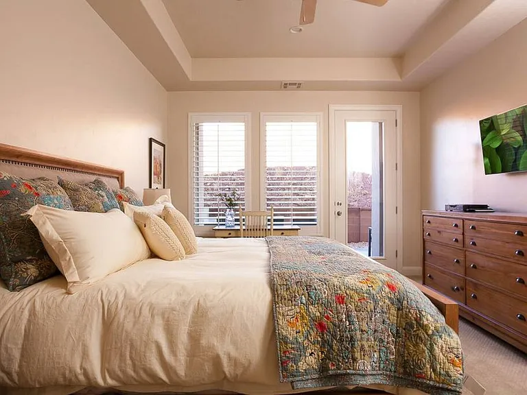N Coral Ridge Dr — Photo 10