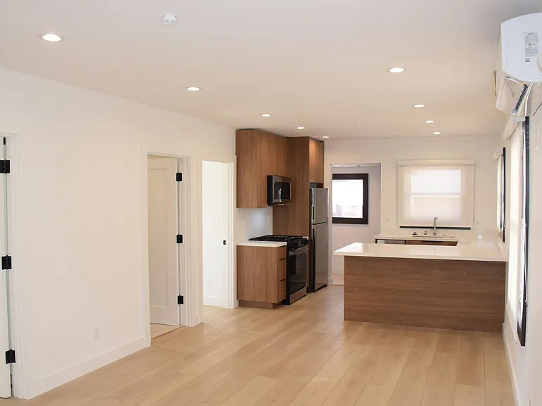 317 Ocean Park Blvd — Photo 36