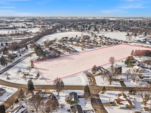 Michele St, Mount Horeb, WI 53572