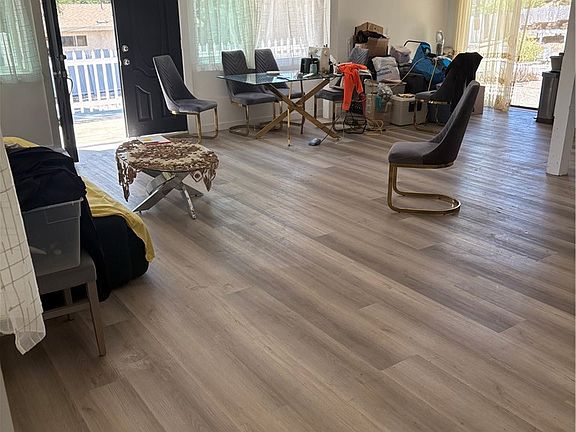4th image of 107 N Ventura Way