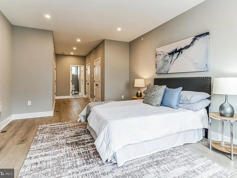 2710 Latona St — Photo 21