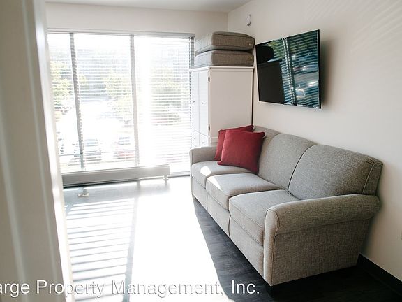 5th image of 115 N Dunn St APT 12