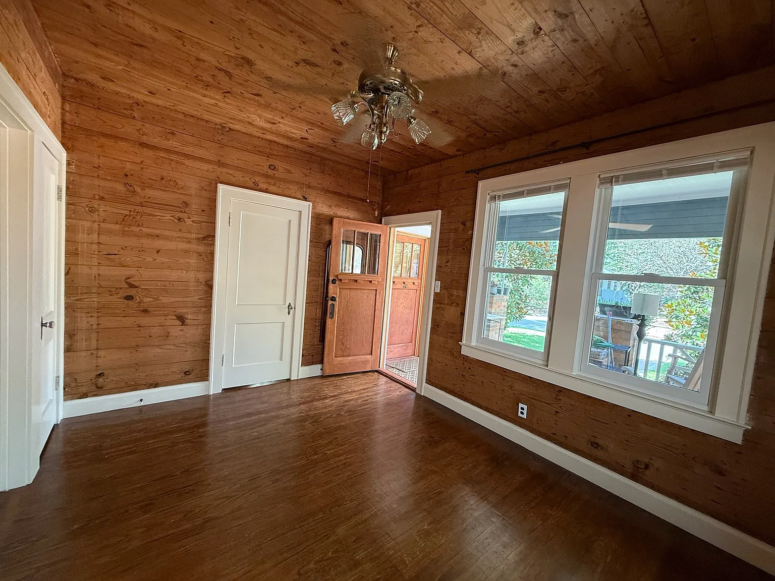3 bed, 1344 sqft, $4,000 — Photo 4